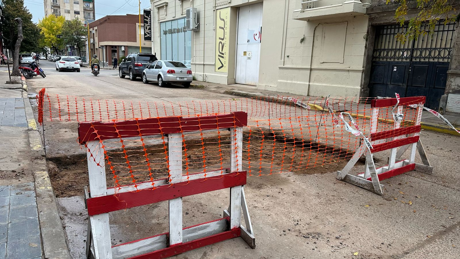 Mejoras viales: avanzan las tareas de bacheo en distintos barrios de la ...